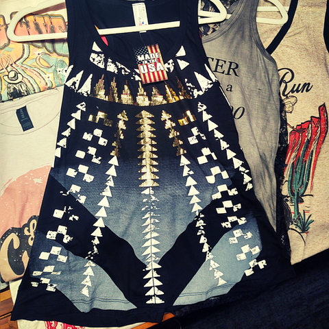 Black and Gold Arrowhead Tank